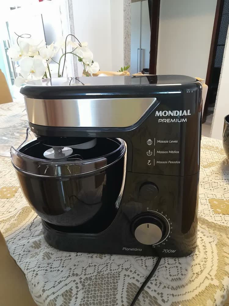 foto de Batedeira Planetária Mondial 700W BP-01P-R cor Vermelho