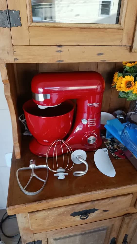 foto de Batedeira Planetária Turbo Power Plus Bbp760p Britânia Preto 60
