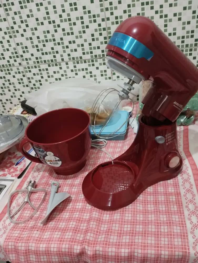foto de Batedeira Planetária Turbo Power Plus Bbp760p Britânia Cor Preto Frequência 60