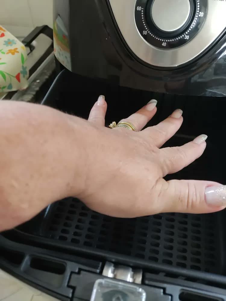 foto de Fritadeira elétrica sem óleo Mondial Cozinha AFN-50 5L preta e inox