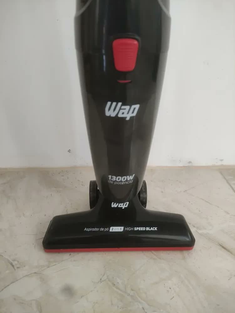 foto de comprador de Aspirador de pó vertical 2 em 1 Wap High Speed Black cor vermelho e preto