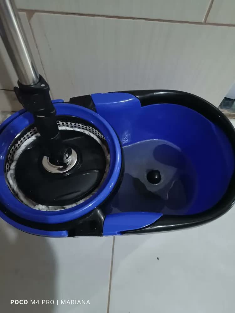 foto de comprador de Esfregão Perfect Pro Mop 360° Balde Inox Cabo Longo Microfibra 16L