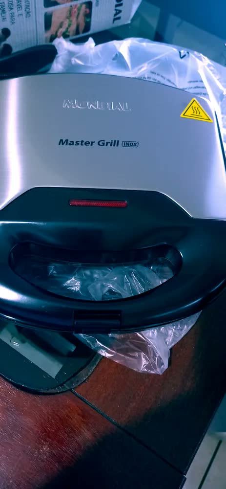 foto de Sanduicheira Master Grill 750W S-20 Mondial