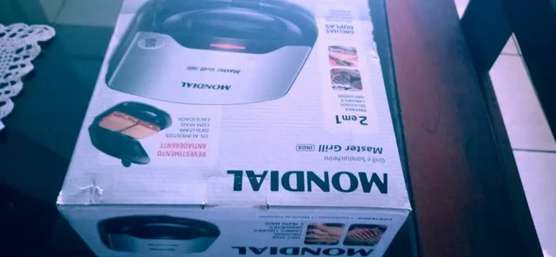 foto de Sanduicheira Master Grill 750W S-20 Mondial