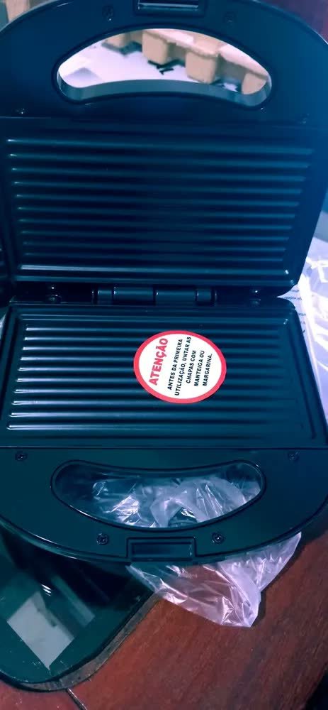 foto de Sanduicheira Master Grill 750W S-20 Mondial