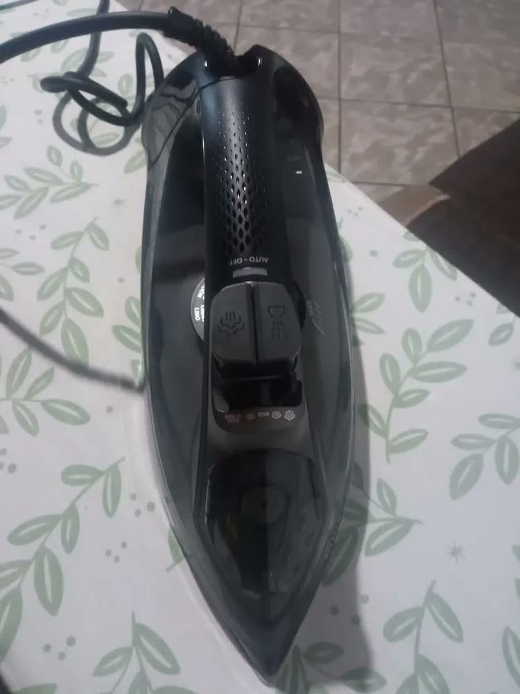 foto de Ferro A Vapor Série 5000 Dst5040 Preto Philips Walita Preto