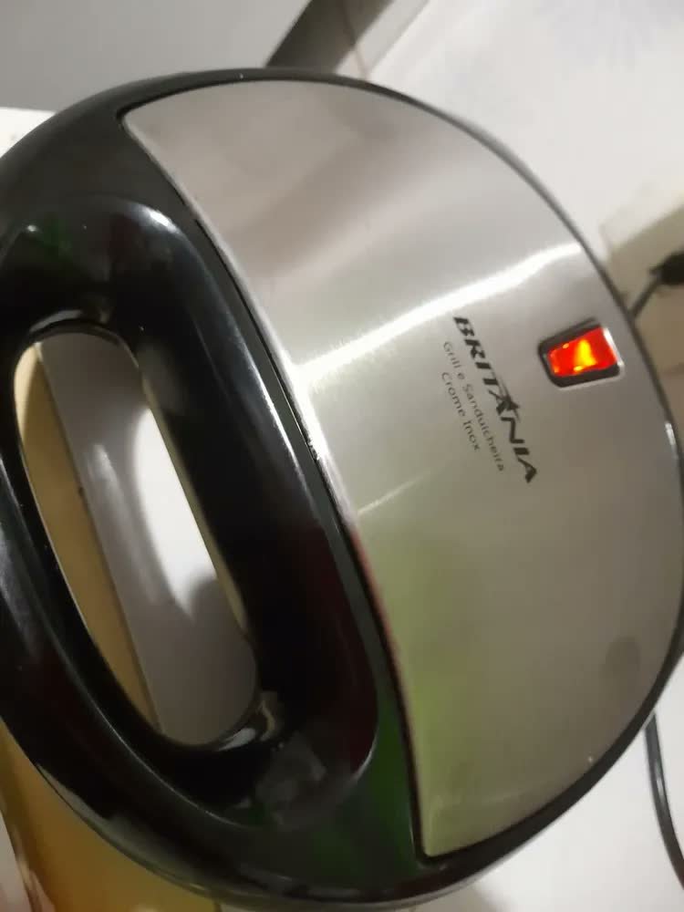 foto de Grill E Sanduicheira Britânia Crome Inox 750w