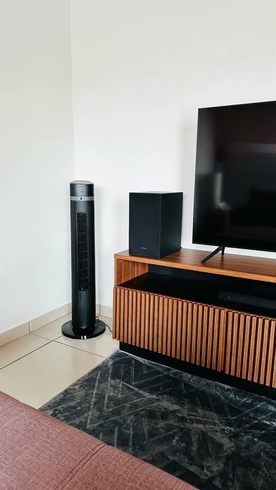 foto de Ventilador Torre AIR SILENCE WAP Silencioso Oscilante com Controle Remoto 4 Velocidades e Desligamento Automático