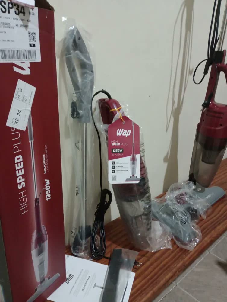 foto de comprador de Aspirador De Pó Vertical E Portátil Wap High Speed Plus 1350w 1,2 Litros Filtro Hepa Tecnologia Cyclone 3 Em 1