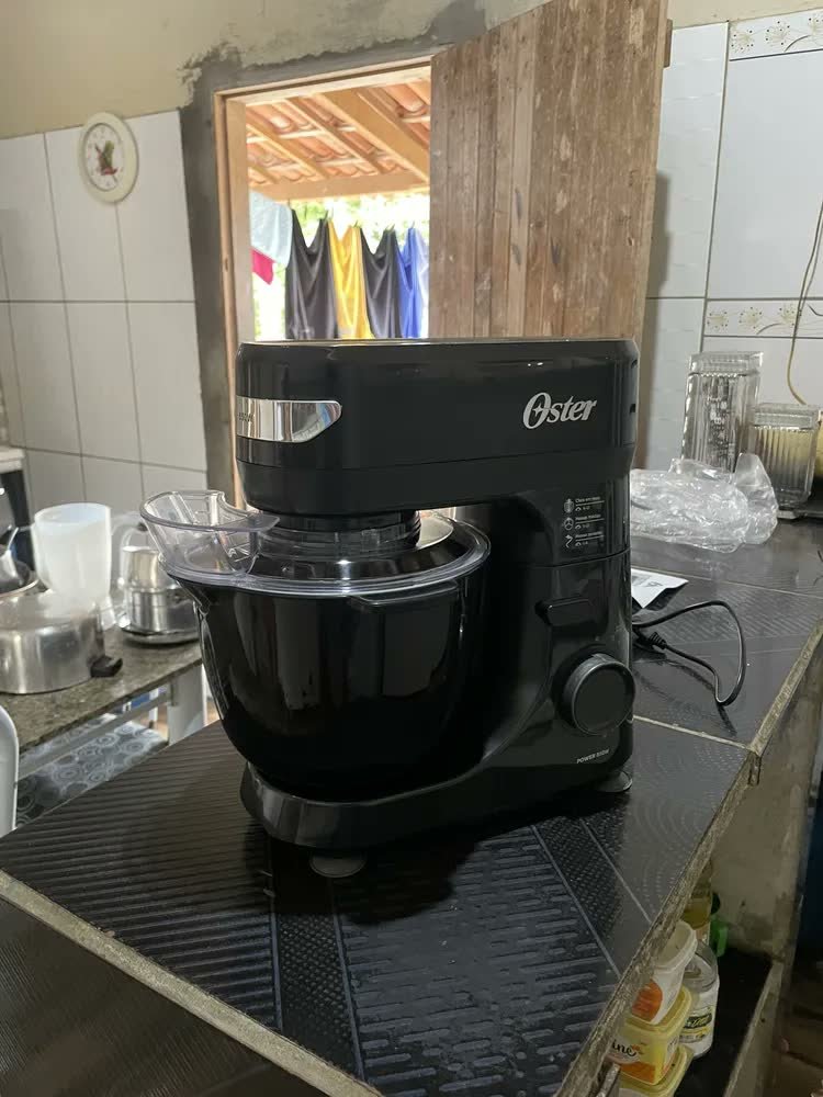 foto de Batedeira Planetária 4L 220V 850W Black III Oster OBAT640