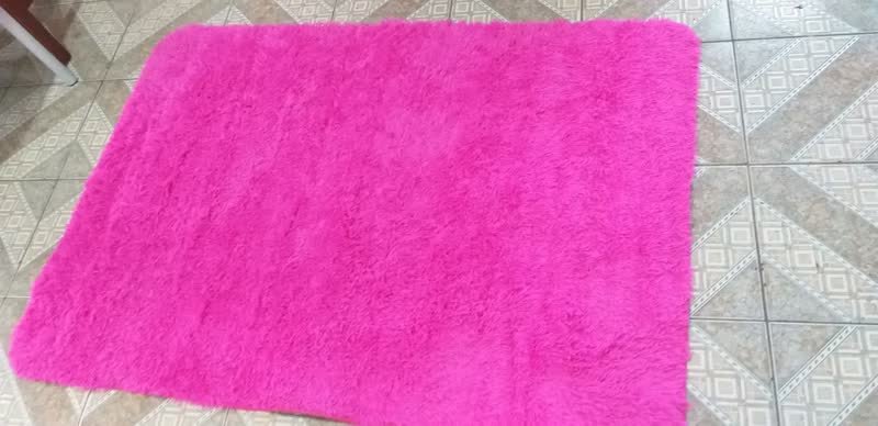 foto de comprador de Tapete Para Sala Quarto In Felpudo Peludo Rosa Bebe Criança