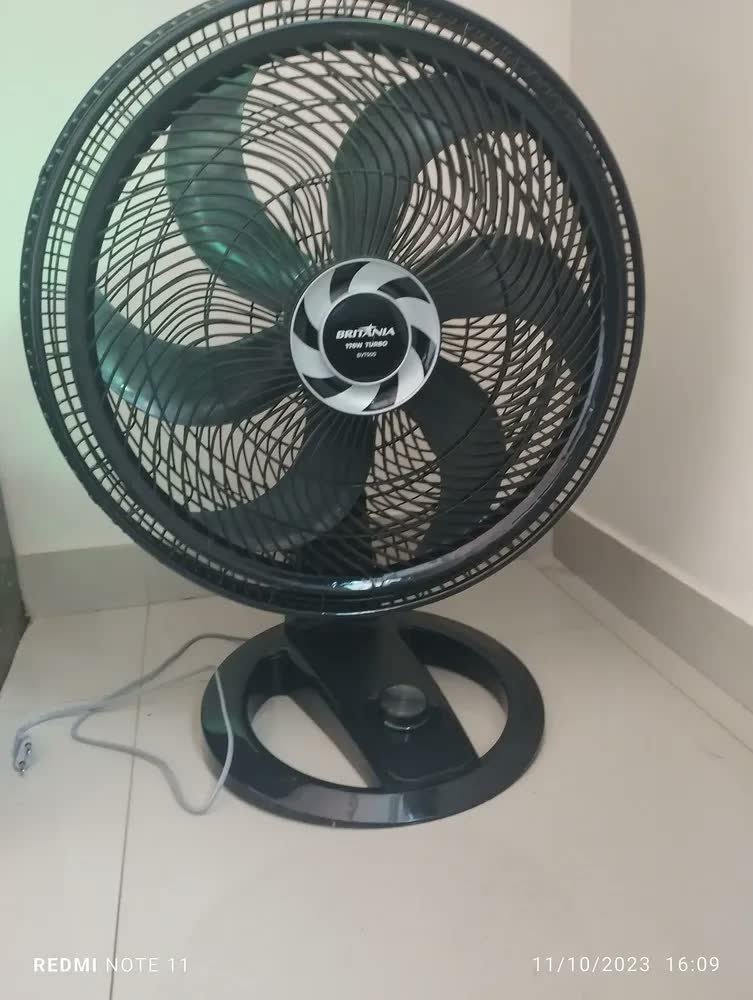 foto de Ventilador Bvt500 2 Em 1 Maxx Force 6 Pás 176w Britânia 60 Cm 60 Preto Plástico 6