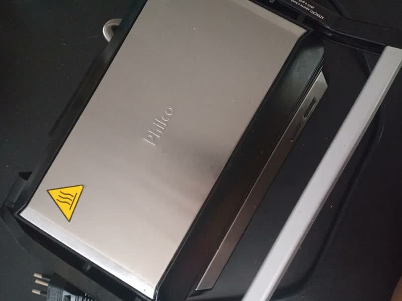foto de Sanduicheira E Grill Pgr21pi Maxx Clean 1000w Philco Prateado