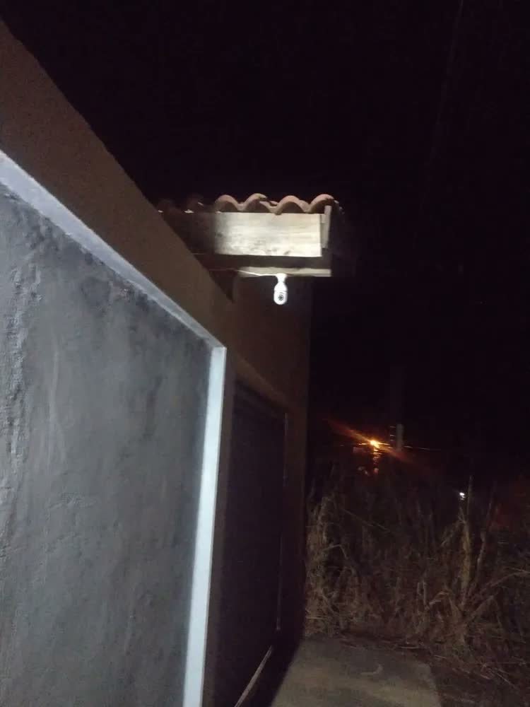 foto de comprador de Câmera Lampada De segurança Casenn Ip Wifi Com Visão Noturna Interna Externa App ICSEE Espiã 360o Cor Branco