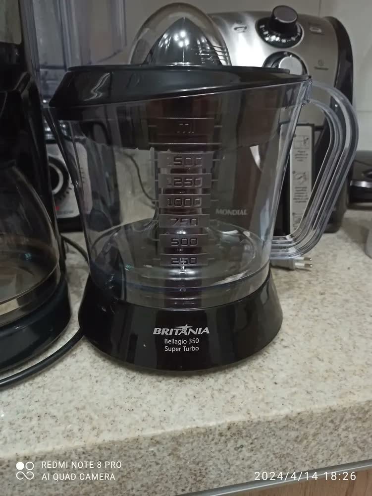 foto de Espremedor De Frutas Super Turbo Bellagio 350 Preto Britânia Preto 60