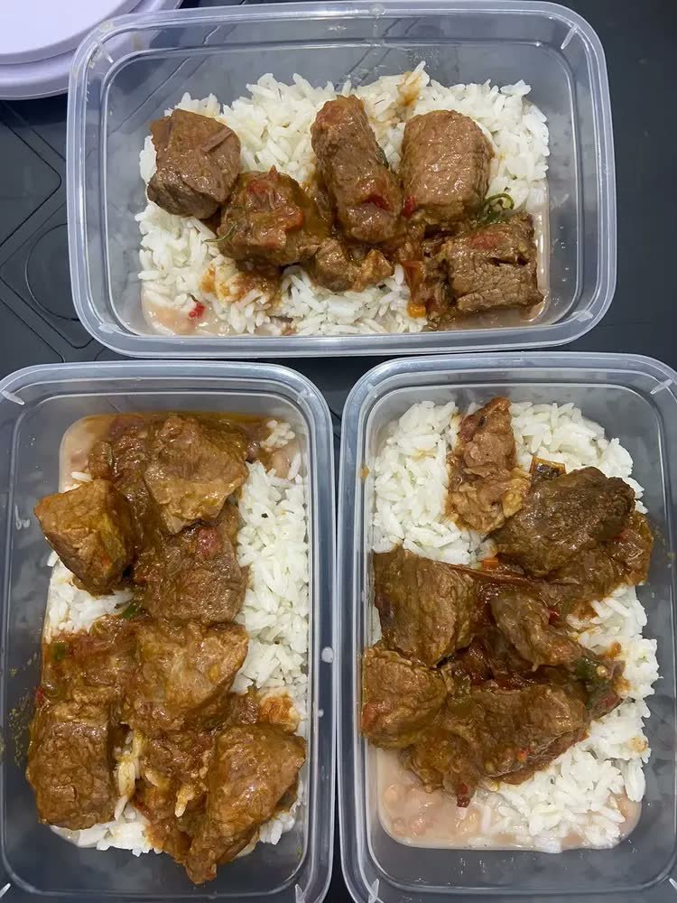 foto de comprador de Kit 20 Potes 500 Ml Transparente Marmita Fitness Bpa Free Reutilizável Tampa Hermética Micro E Freezer Ponte Lar Utilidades