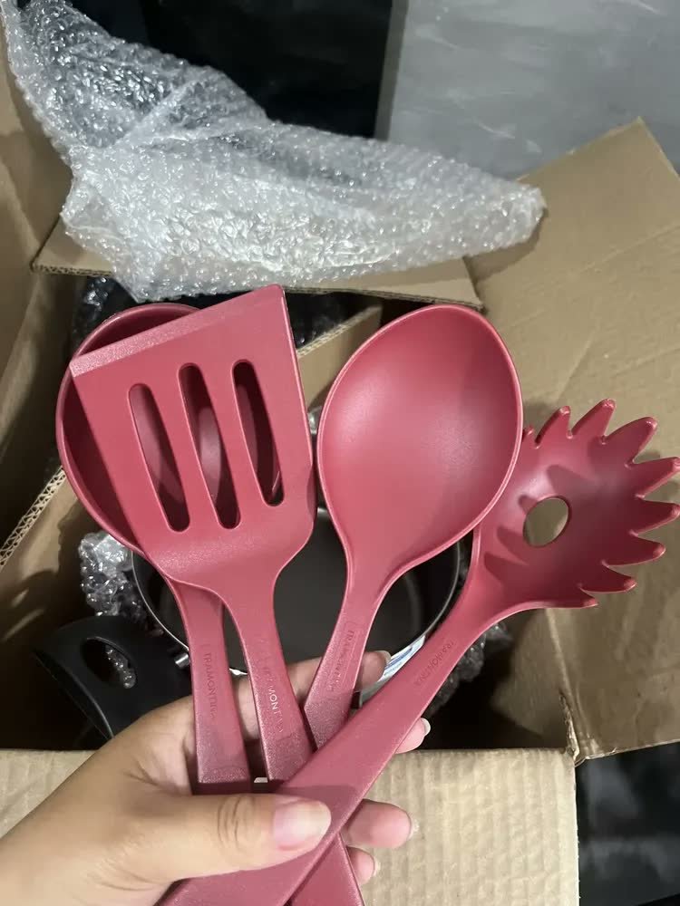 foto de comprador de Jogo Panelas 12 Peças Antiaderente Alumínio Turim Tramontina Cor Vermelho