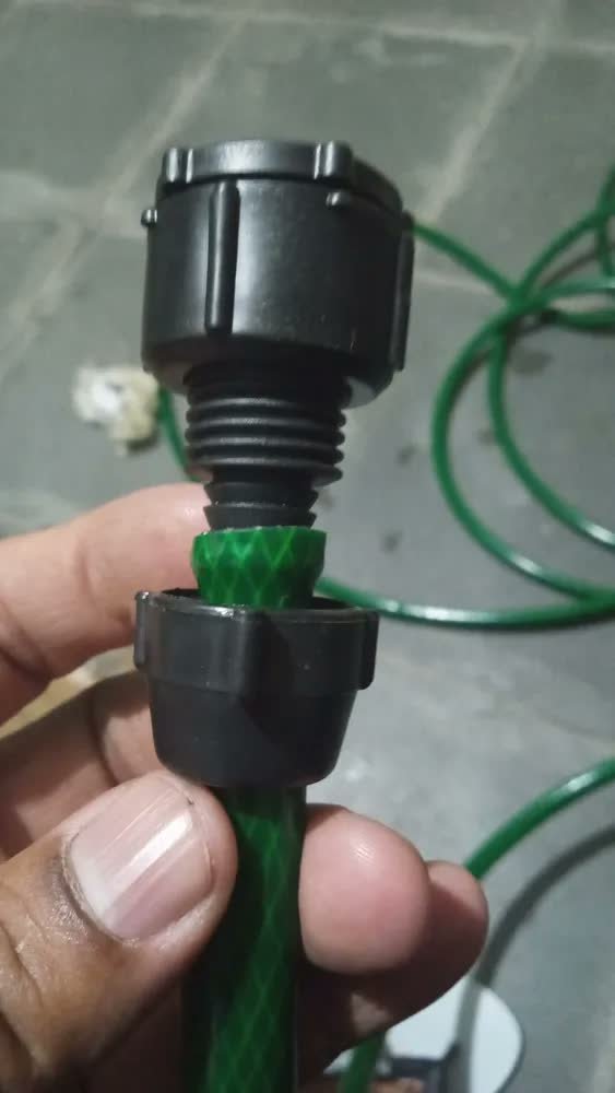 foto de comprador de Mangueira De Jardim 50m Metros Com Esguicho Trançada Reforçada Flexível 7/16 Anti Dobra Irrigação Quintal Poço Lavagem Durável Marqs Home