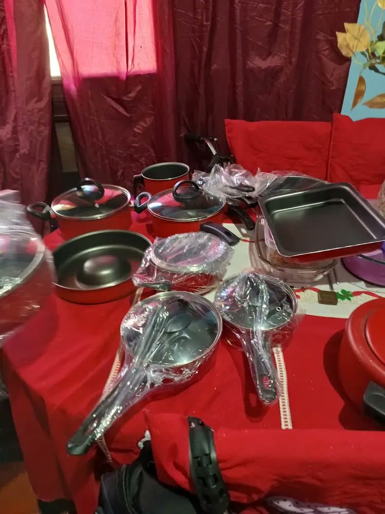 foto de cliente de Conjunto Panelas 17 Peças Antiaderente Brinde Panela Pressão