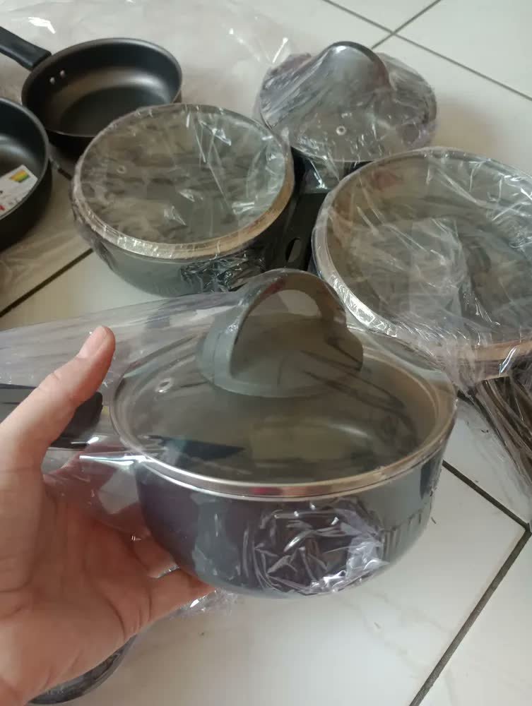foto de comprador de Conjunto Panelas 17 Peças Antiaderente Brinde Panela Pressão