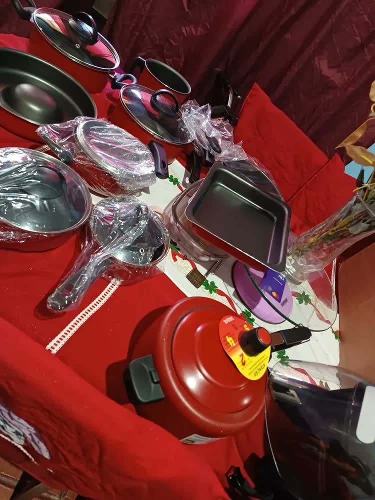 foto de cliente de Conjunto Panelas 17 Peças Antiaderente Brinde Panela Pressão