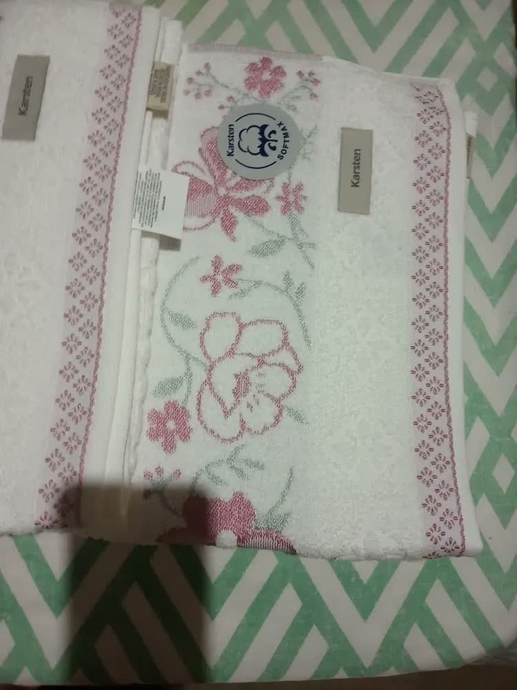 foto de comprador de Toalha De Banho Karsten Yuna 100% Algodão Barra Floral Macia