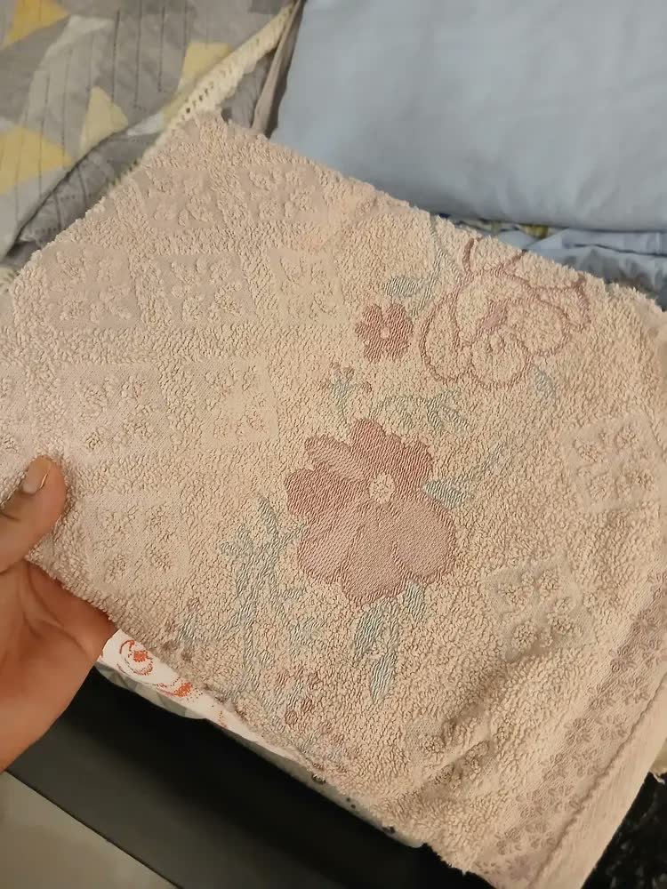 foto de cliente de Toalha De Banho Karsten Yuna 100% Algodão Barra Floral Macia