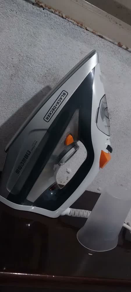 foto de Ferro De Passar A Vapor Black+decker Fx3100 Com Base Antiaderente