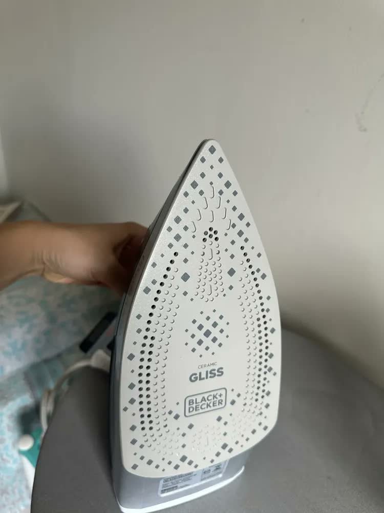 foto de Ferro De Passar A Vapor Black+decker Fx3100 Com Base Antiaderente
