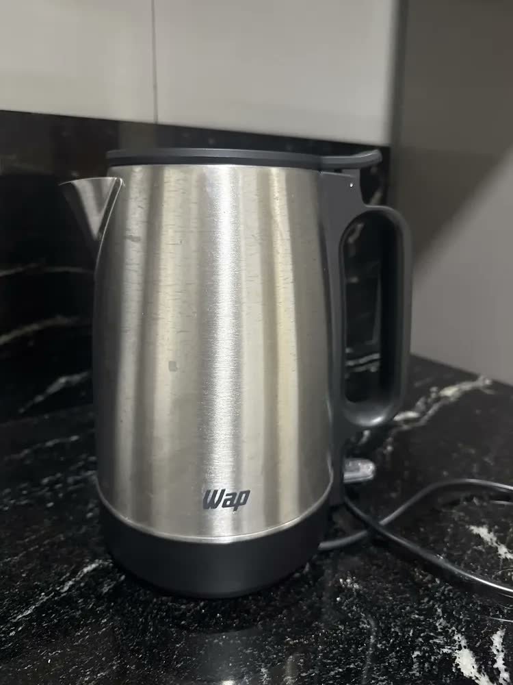 foto de Chaleira Elétrica Wap Wce2 Portátil Aço Inox 1,7l Cor Preto