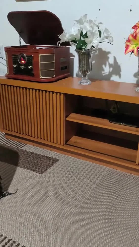 foto de comprador de Rack Mavaular Logan Naturalle para TV até 75 Polegadas Ripado 2 Portas