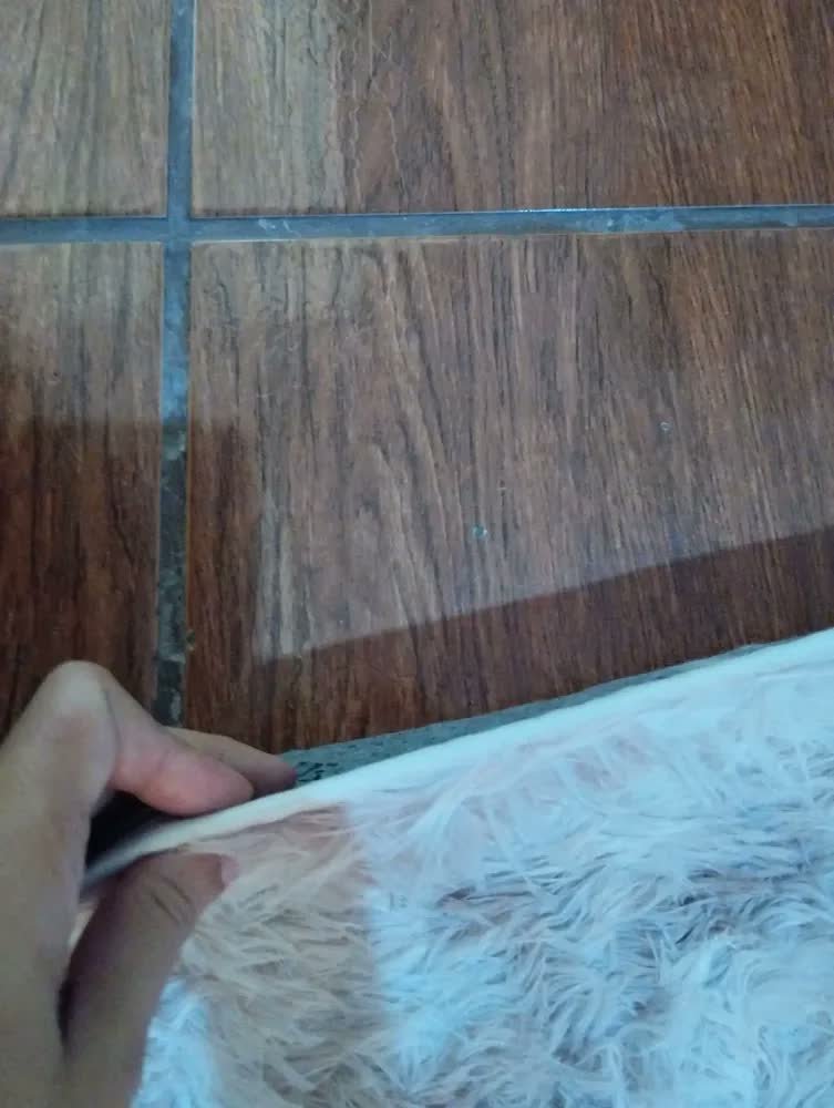 foto de comprador de Tapete 2,00x1,50 Peludo Felpudo Sala E Quarto Cores Cor Chocolate Desenho Do Tecido Pelo Alto