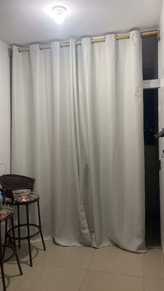 foto de comprador de Cortina Blackout Em Tecido 3,00x2,80 Corta Luz Cor Cinza