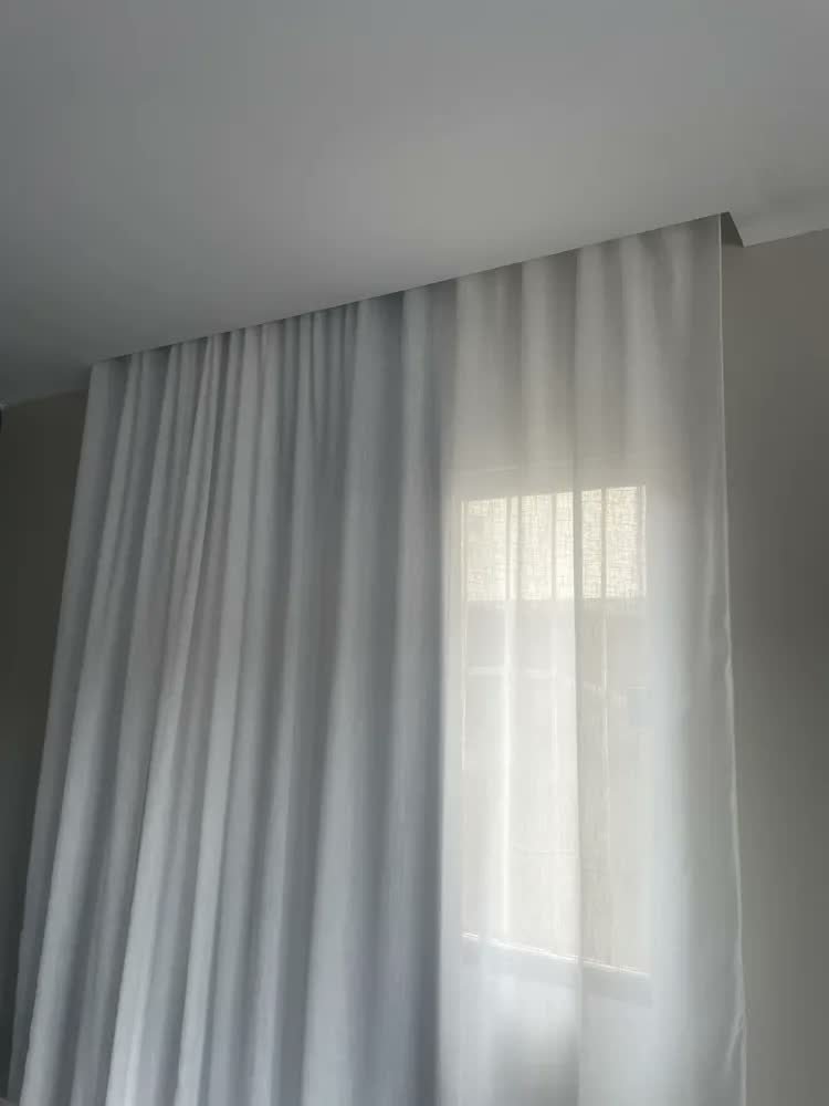 foto de comprador de Cortina Blackout Premium 4,00x2,70m Trilho Suíço (varão 3m)