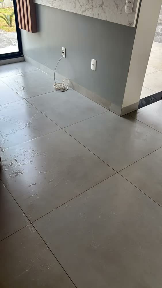foto de comprador de Rodo Vassoura Giratório 180° Tender Trove Silicone Premium Antirisco Cabo Alumínio Ergonômico Seca em 1 Passada Multiuso Pisos Porcelanato Vidros Box Janelas Azulejo Tapete Carro