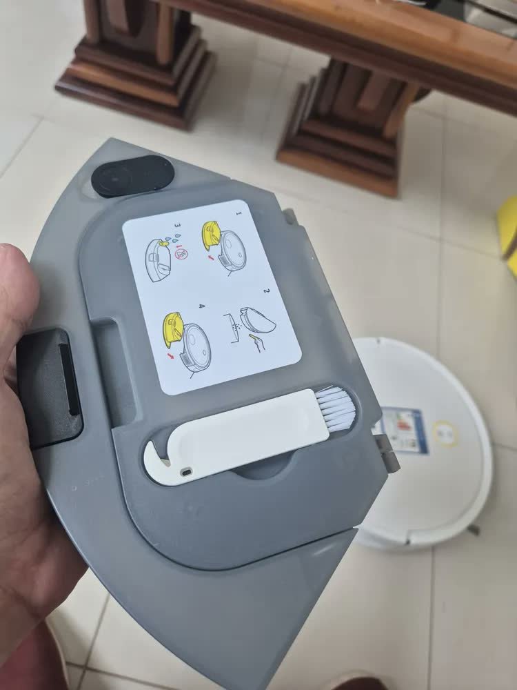 foto de Robô Aspirador de Pó Kärcher RCV 2 com Navegação e Controle Remoto – Bivolt.
