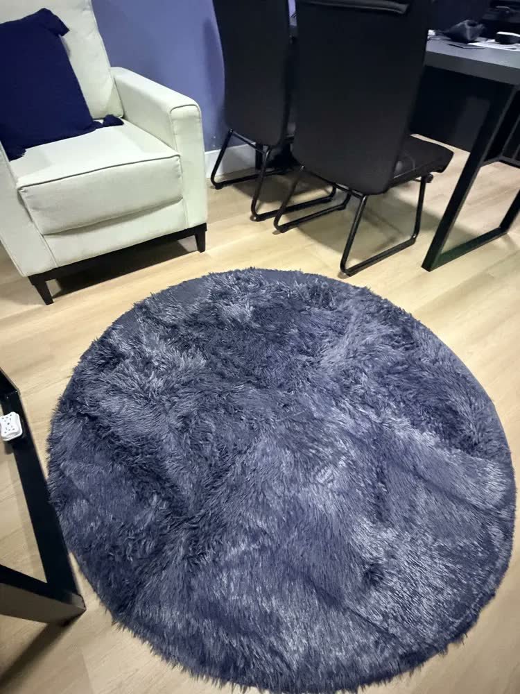 foto de comprador de Tapete Redondo 140 Cm Peludo Felpudo Macio Para Sala Quarto