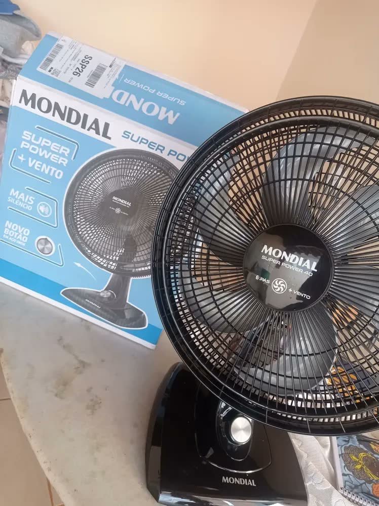 foto de Ventilador De Mesa Vsp-40-w Super Power 40 Cm Mondial 140w Estrutura Branco/Azul Pás Branco/Azul