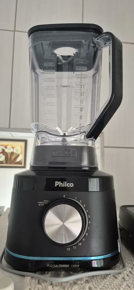 foto de Liquidificador Philco 1500W 3,1L 12 Velocidades com 6 Lâminas PLQ15A