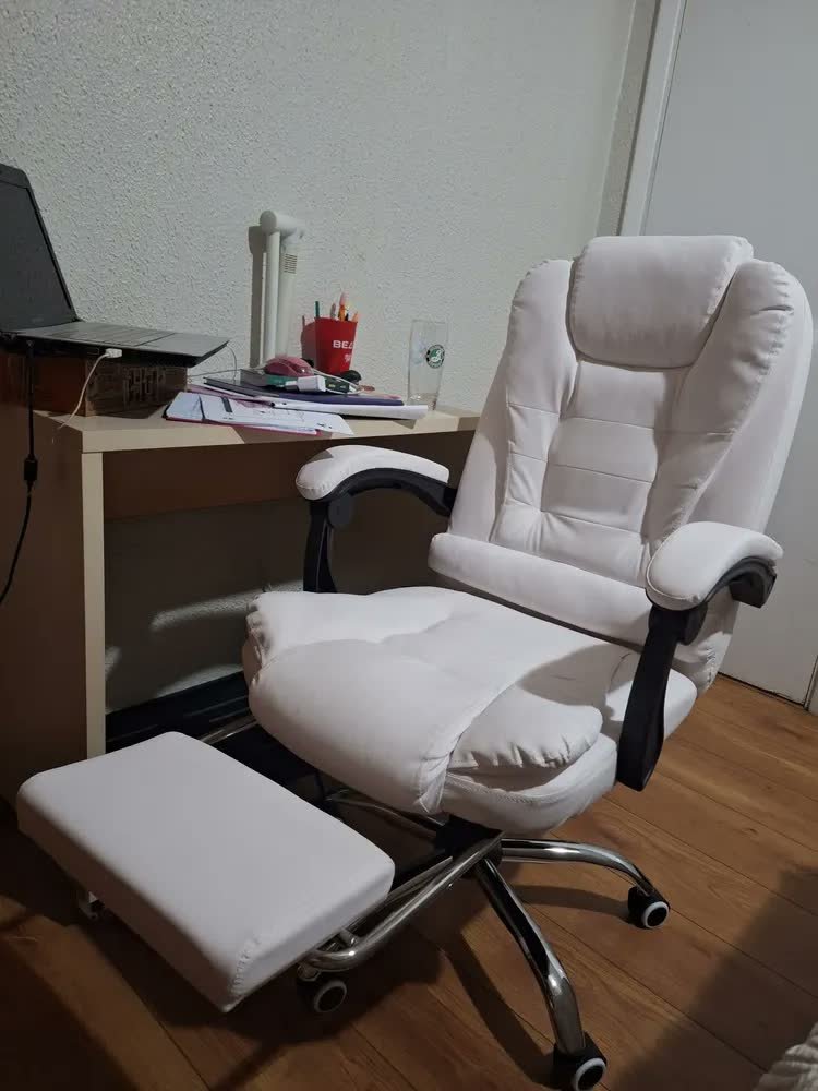 Cadeira De Escritório Itália Presidente Ergonômica Couro Sintético Encosto Ajustável Com Trava E Apoio Para Pés Cor Branca Luvinco