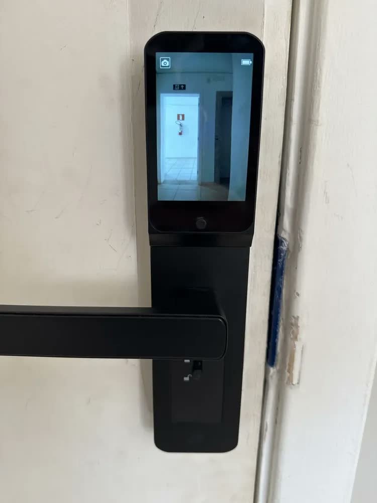 foto de comprador de Fechadura Eletrônica Porta Com Câmera Biometria Senha App Preto