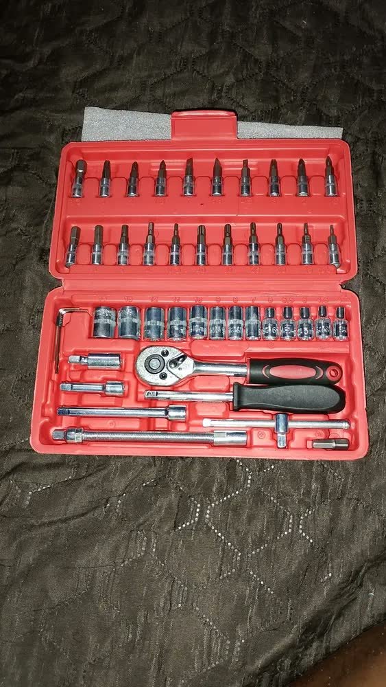 foto de comprador de Jogo De Soquete Aço Crv 1/4 Catraca Chave Allen Kit Ferramentas C/ Maleta 46 Peças Fenda Philips Tks46 The Black Tools
