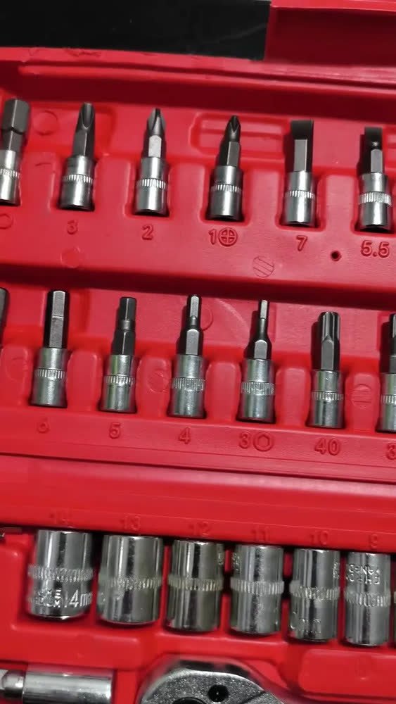 foto de comprador de Jogo De Soquete Aço Crv 1/4 Catraca Chave Allen Kit Ferramentas C/ Maleta 46 Peças Fenda Philips Tks46 The Black Tools