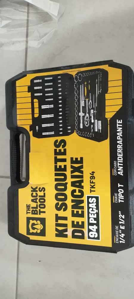 foto de comprador de Jogo De Ferramentas Soquetes Encaixe 1/4 E 1/2 Pol. Catraca Reversível Aço Crv 94 Peças Com Maleta Tkf94 The Black Tools