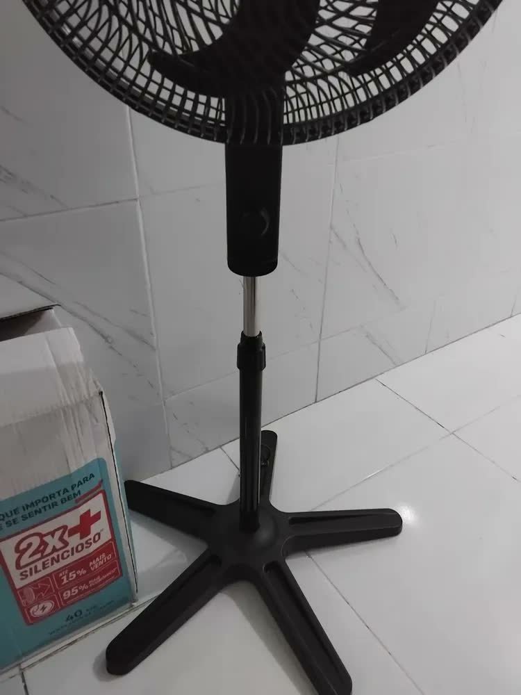 foto de comprador de Ventilador Arno Coluna Essential 40cm 6 Pás 220v Ve2c