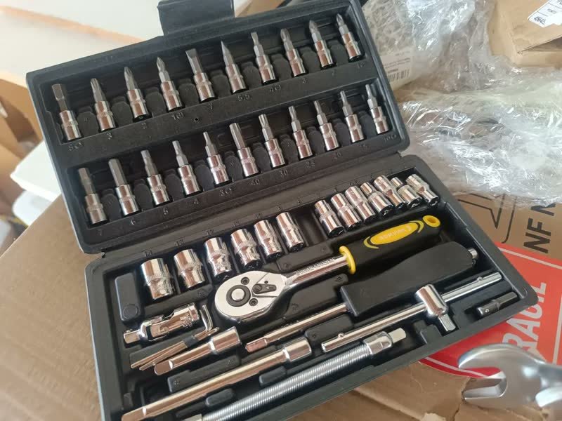 foto de comprador de Jogo Chaves Combinadas Kit Ferramentas Soquete Catraca Chave De Boca Combinada 58 Peças Crv Cietec