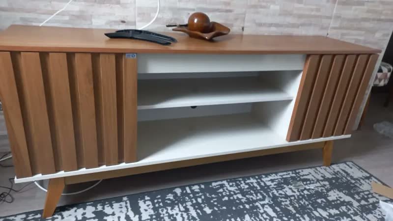 foto de comprador de Rack Ripado Bancada 1,60 P/ Tv 60 Polegadas Retro Multiuso Cor Off-white/ripado