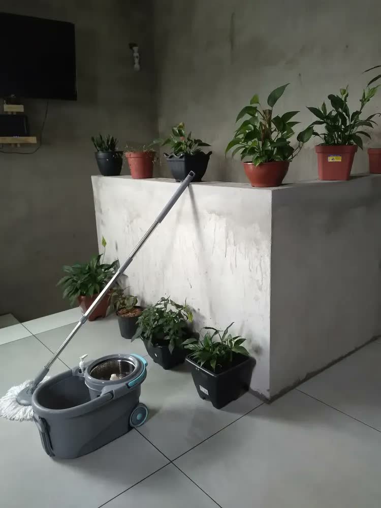 foto de comprador de Mop Profissional Inox 16l Com 2 Refis De Microfibra Glinter