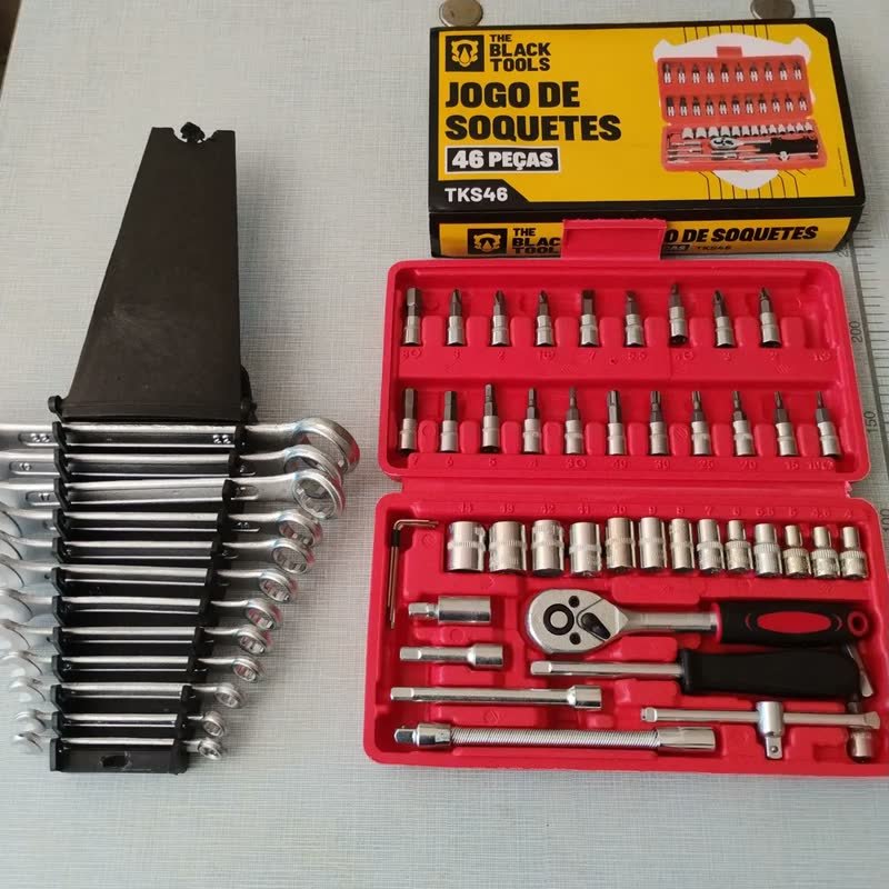 foto de comprador de Kit Jogo De Ferramentas Completo C/ Soquetes Chaves Aço Crv Cinza