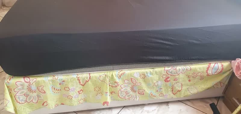 foto de comprador de Jogo de Lençol Queen 3 Peças 400 Fios com Elástico Hotel Preto Liso